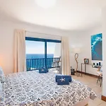 Frontline 26, Modern Coastal Design With Amazing Views Holiday home *