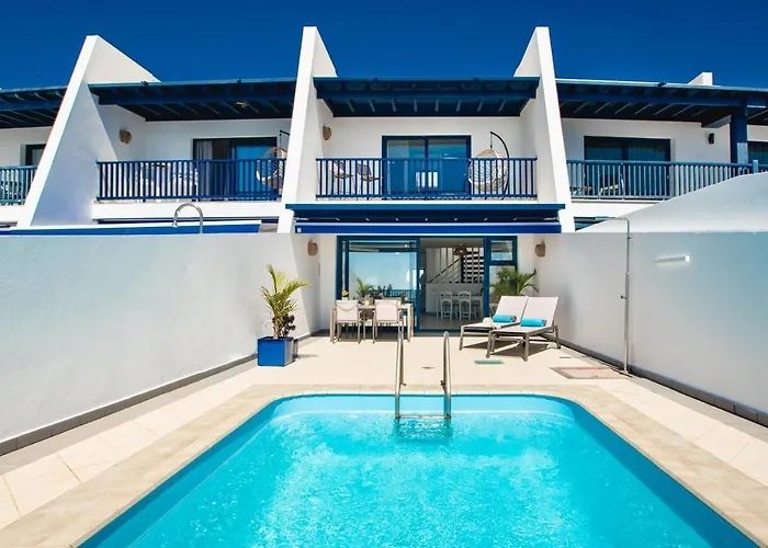 Frontline 26, Modern Coastal Design With Amazing Views Holiday home