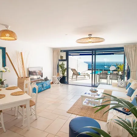 Frontline 26, Modern Coastal Design With Amazing Views Holiday home