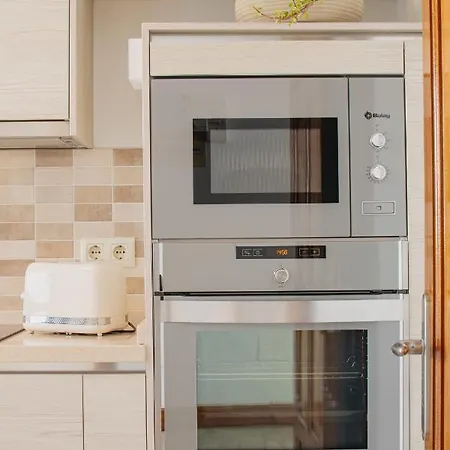 Frontline 26, Modern Coastal Design With Amazing Views *