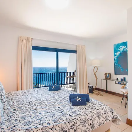 Frontline 26, Modern Coastal Design With Amazing Views Holiday home *