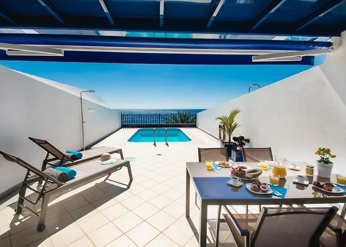 Frontline 26, Modern Coastal Design With Amazing Views