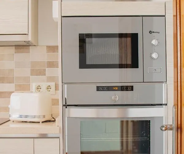 Frontline 26, Modern Coastal Design With Amazing Views *