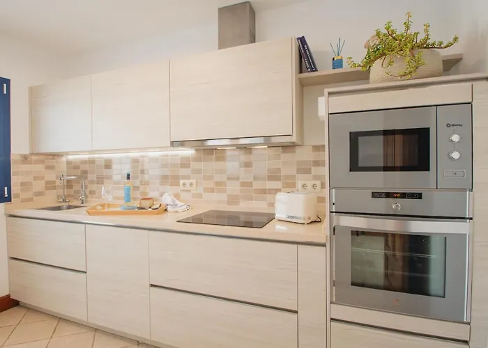 Frontline 26, Modern Coastal Design With Amazing Views